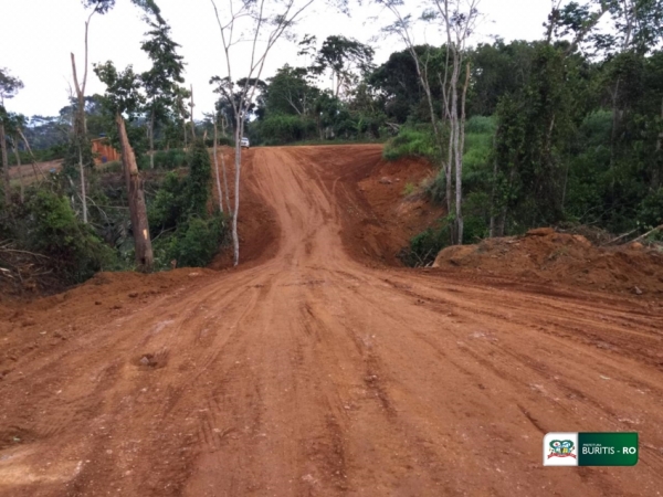 Prefeitura de Buritis segue realizando manutenção e recuperação das estradas vicinais da zona rural