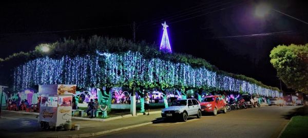 Prefeito Roni Irmãozinho abre oficialmente a programação de Natal em Buritis