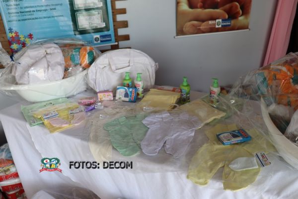 SEMAST/CRAS realiza entrega de kits básico de higiene e kits primeiros cuidados em Buritis