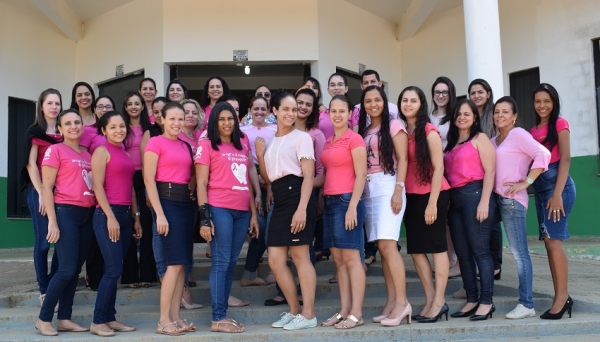 Servidores da Prefeitura de Buritis vestem rosa em apoio à campanha Outubro Rosa