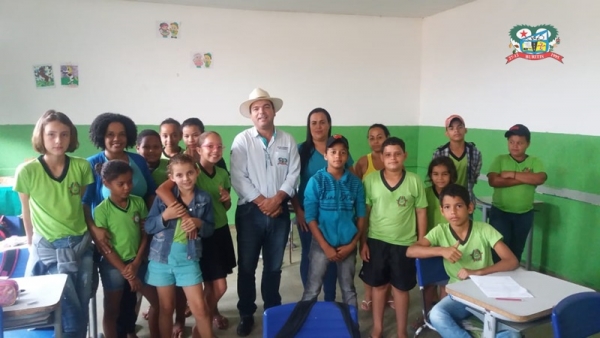 Prefeito Roni irmãozinho visita Escola Maria Martha Braga na zona rural