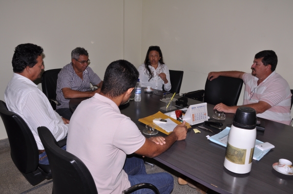 Secretária Nancy leva informação aos moradores de Buritis e região sobre meio ambiente